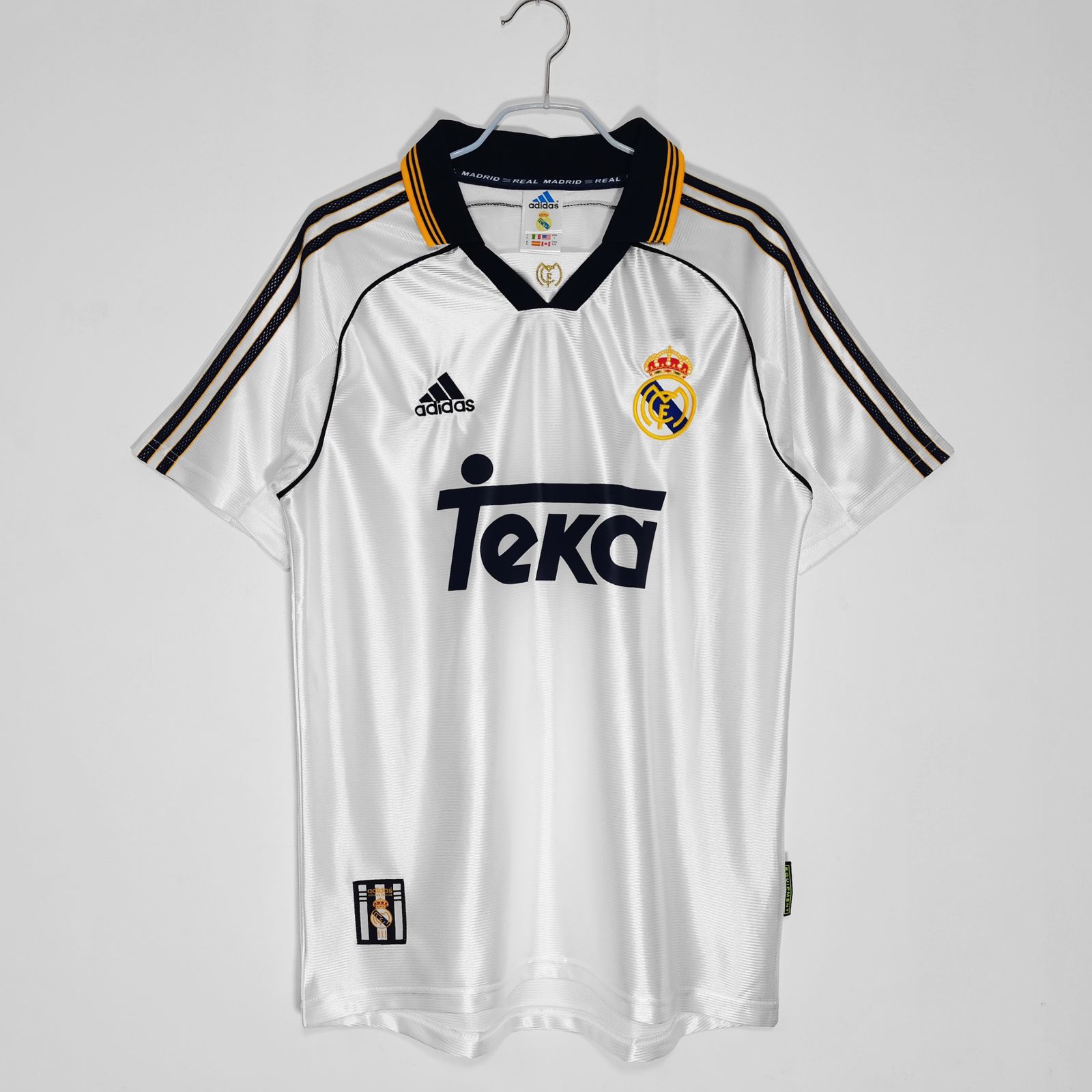 Real Madrid Retro Jersey - Jersey Kit
